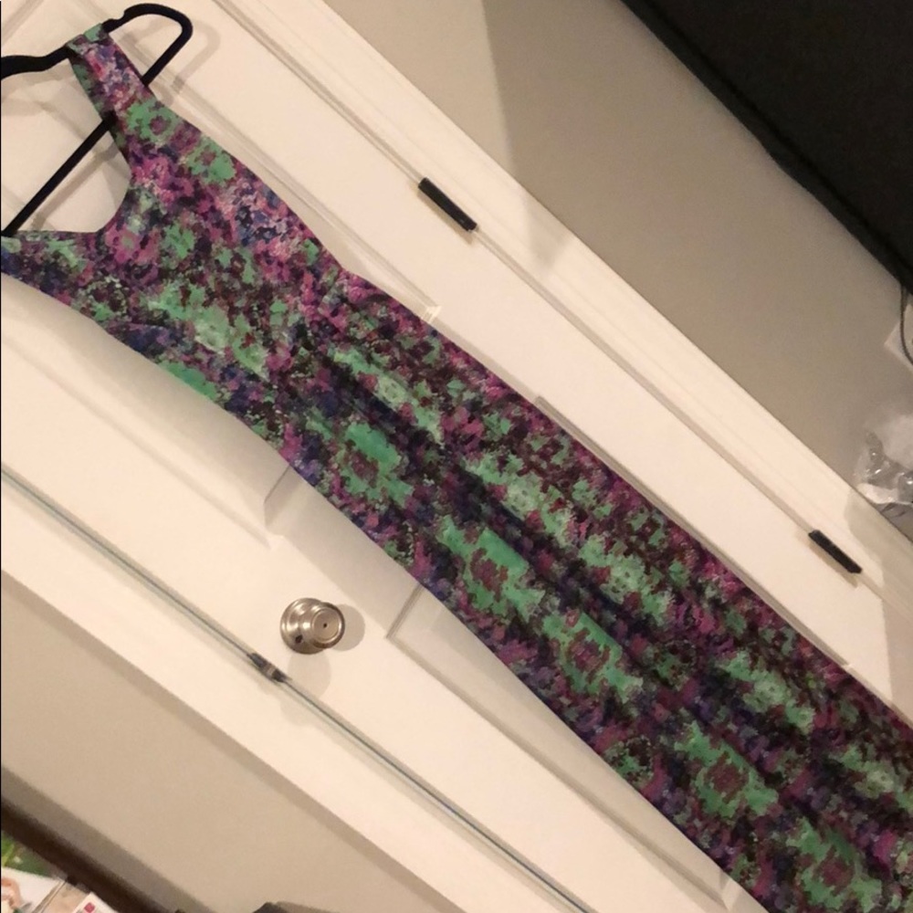 Backless maxi